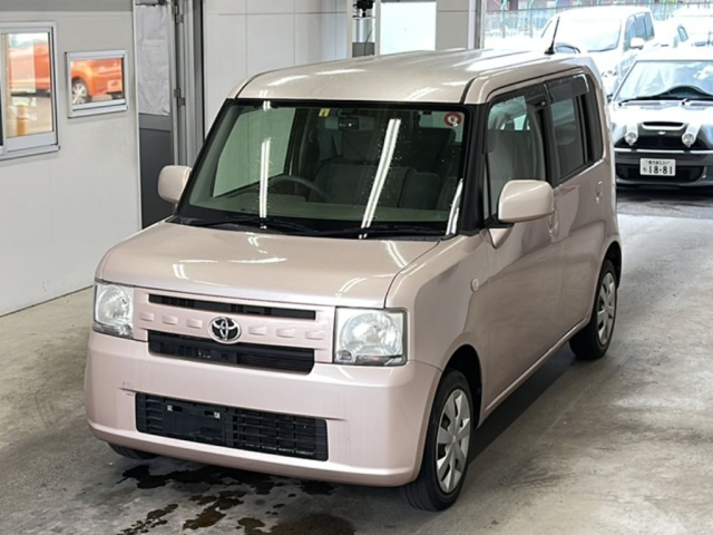 TOYOTA PIXIS SPACE