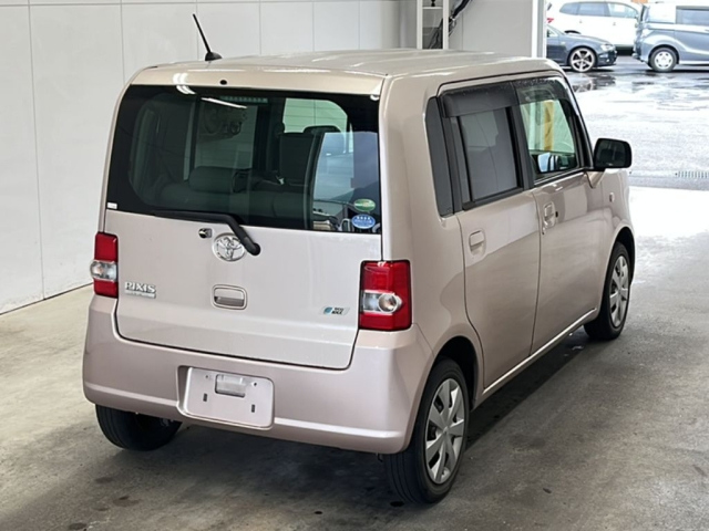 TOYOTA PIXIS SPACE