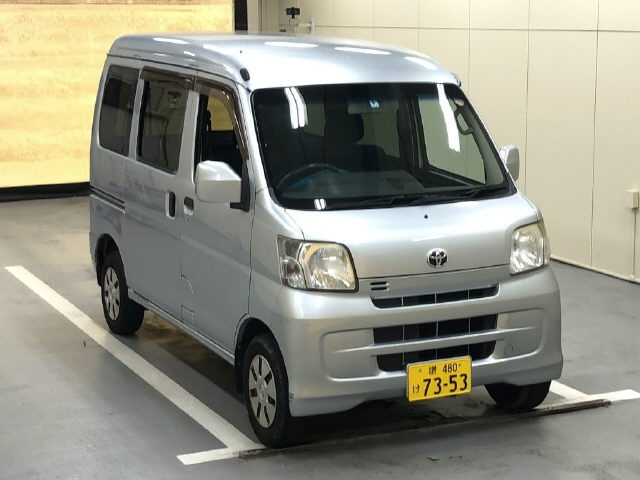 TOYOTA PIXIS VAN