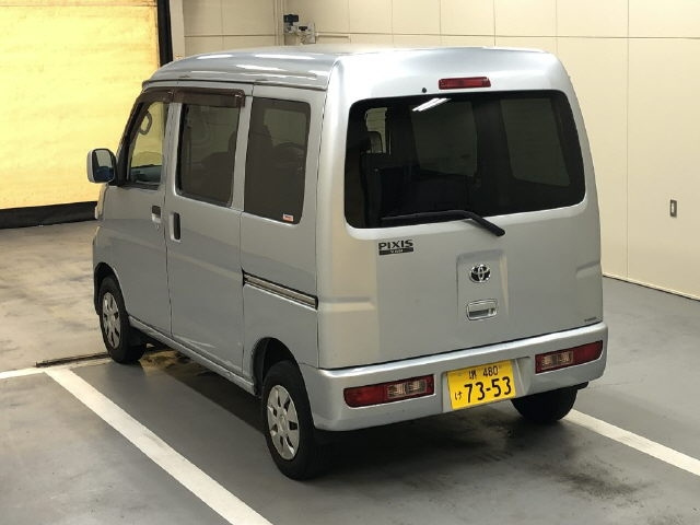 TOYOTA PIXIS VAN
