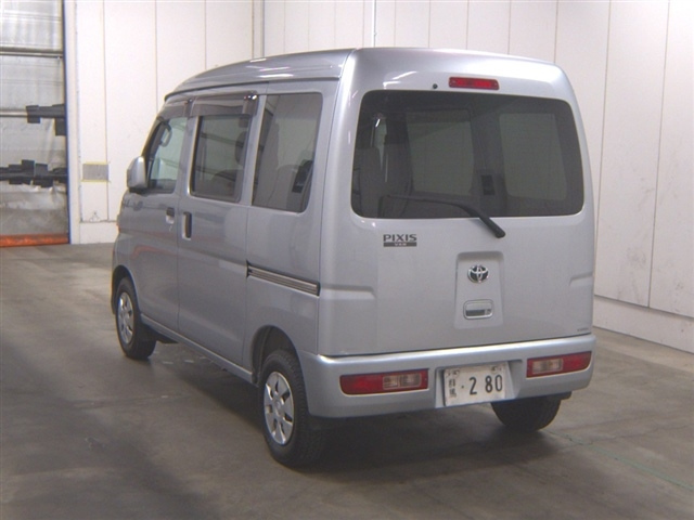 TOYOTA PIXIS VAN