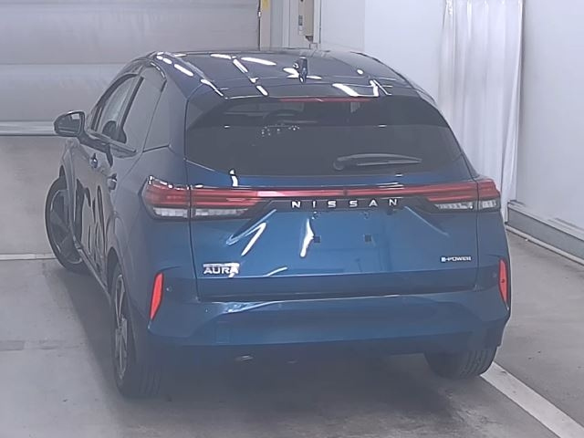 NISSAN AURA