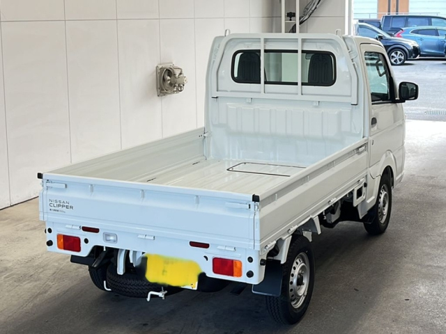 NISSAN CLIPPER TRUCK