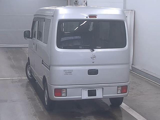 NISSAN CLIPPER VAN