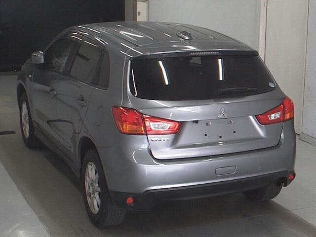 MITSUBISHI RVR