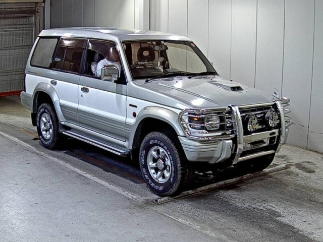 MITSUBISHI PAJERO