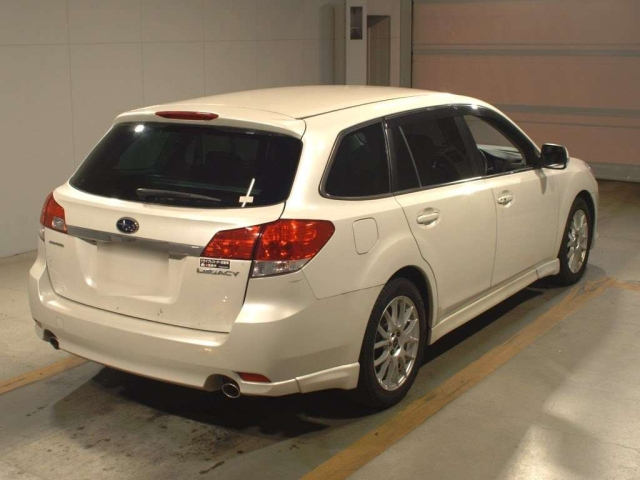 SUBARU LEGACY