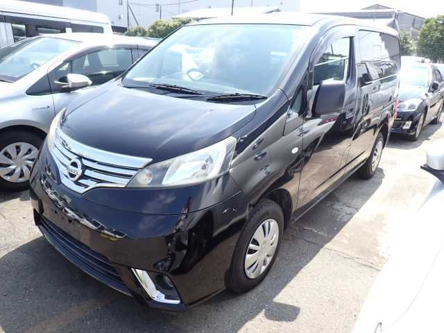 NISSAN NV200