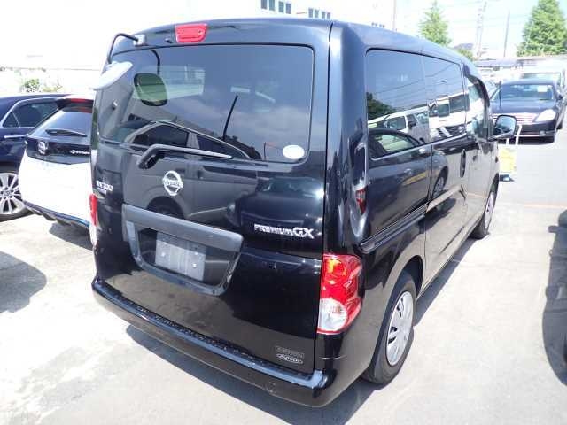 NISSAN NV200