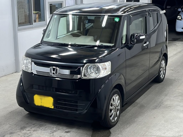 HONDA N BOX SLASH