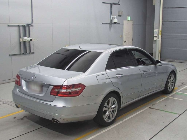 MERCEDES BENZ E CLASS