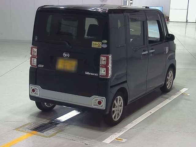 DAIHATSU WAKE