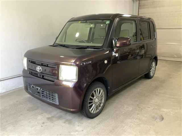 TOYOTA PIXIS SPACE