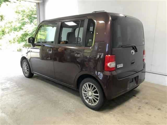 TOYOTA PIXIS SPACE
