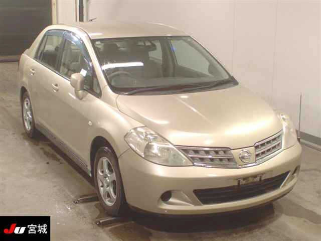 NISSAN TIIDA LATIO