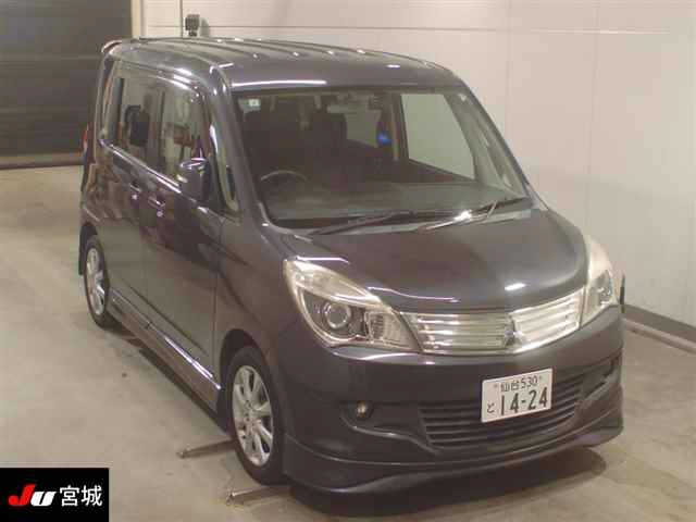 MITSUBISHI DELICA D2