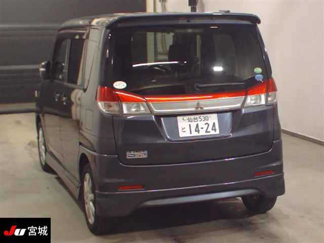 MITSUBISHI DELICA D2