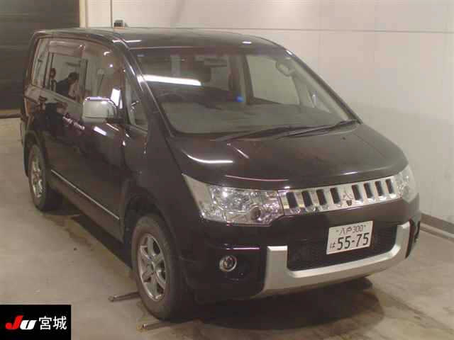 MITSUBISHI DELICA D5