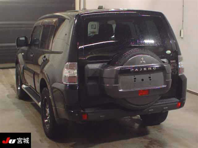 MITSUBISHI PAJERO