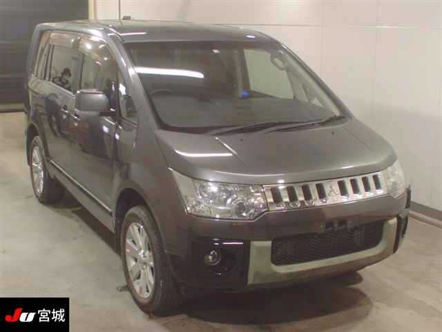 MITSUBISHI DELICA D5