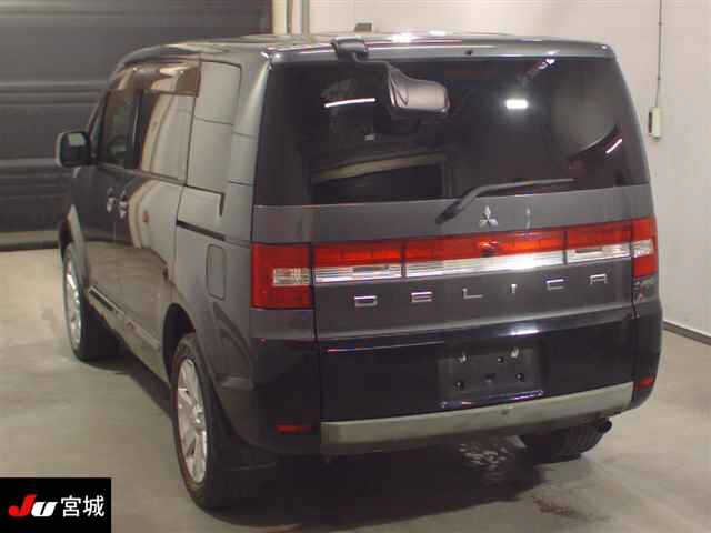 MITSUBISHI DELICA D5