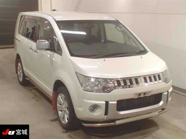 MITSUBISHI DELICA D5