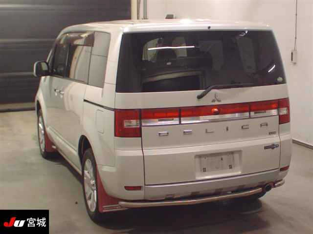 MITSUBISHI DELICA D5
