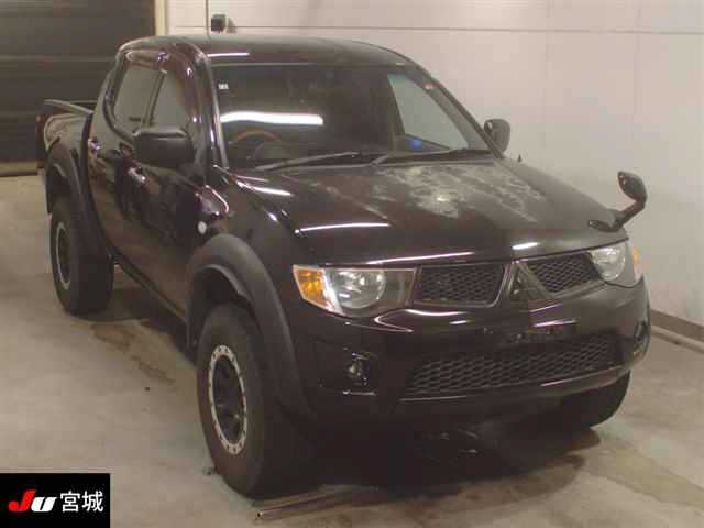 MITSUBISHI TRITON