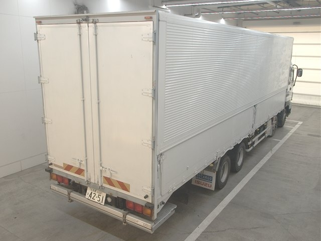 ISUZU TRUCK