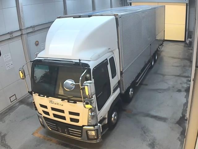 ISUZU TRUCK