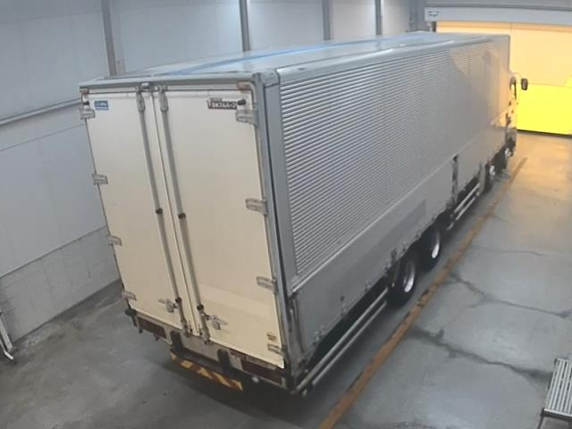 ISUZU TRUCK