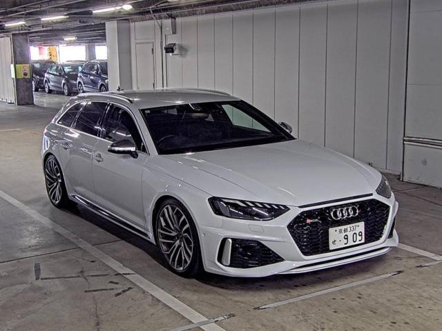 AUDI RS4