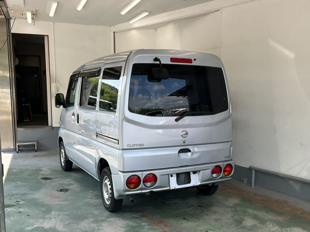 NISSAN CLIPPER VAN