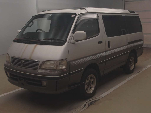 TOYOTA HIACE