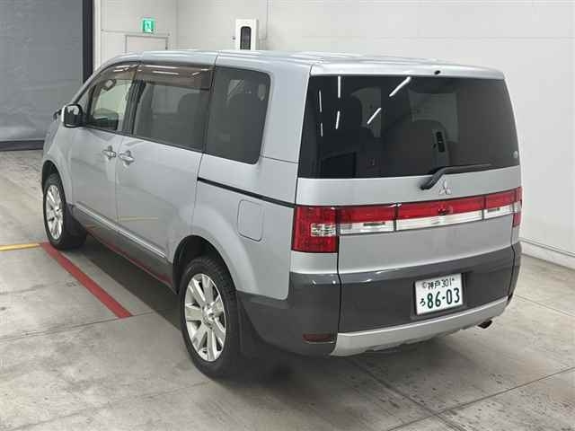 MITSUBISHI DELICA D5