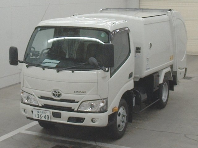 TOYOTA DYNA