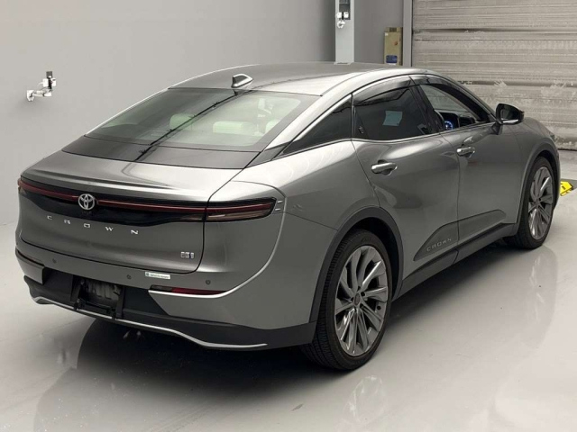 TOYOTA CROWN CROSSOVER