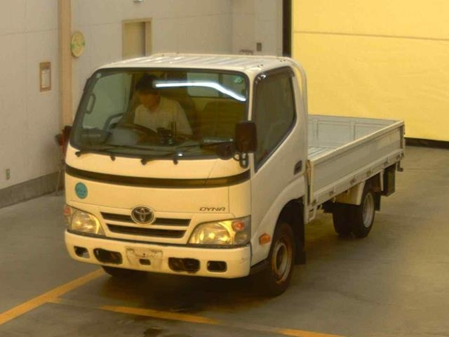 TOYOTA DYNA