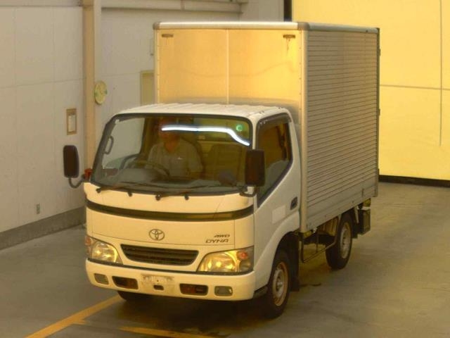 TOYOTA DYNA