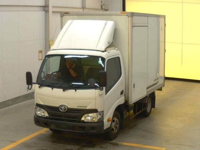 TOYOTA DYNA