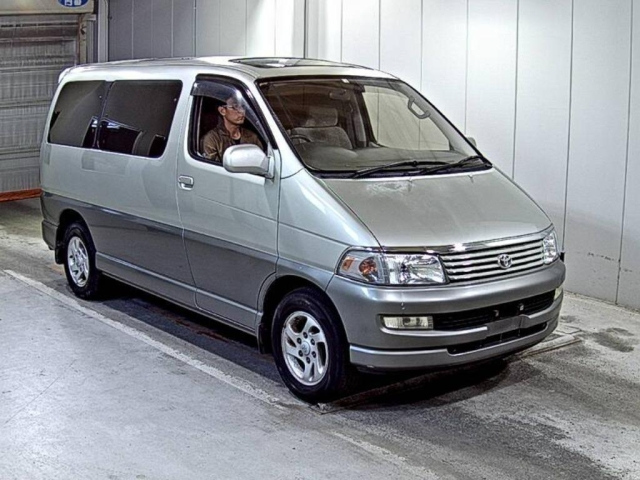 TOYOTA HIACE REGIUS