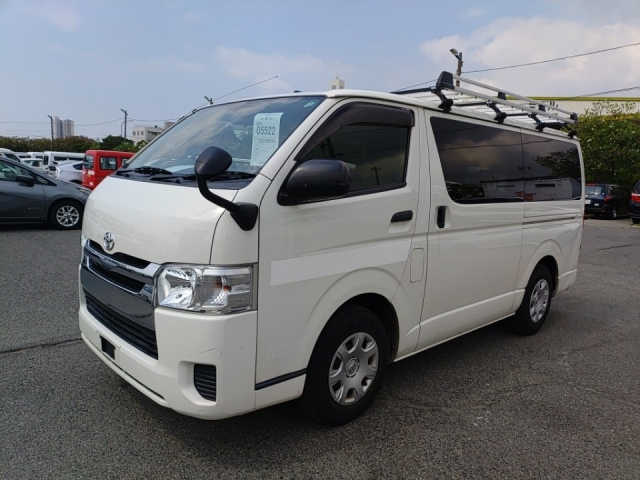 TOYOTA HIACE VAN