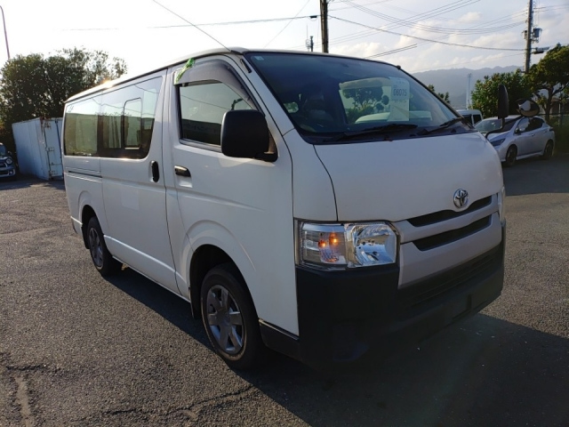 TOYOTA HIACE VAN