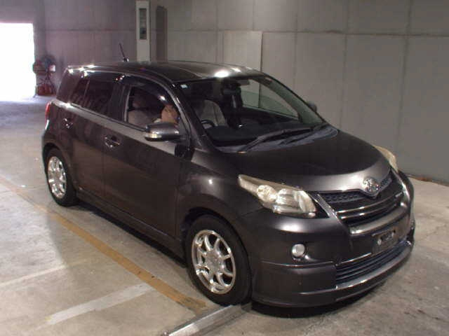 TOYOTA IST