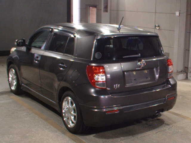 TOYOTA IST