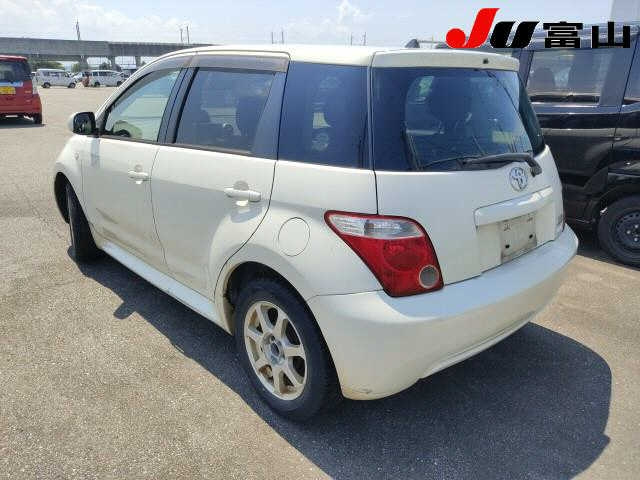 TOYOTA IST
