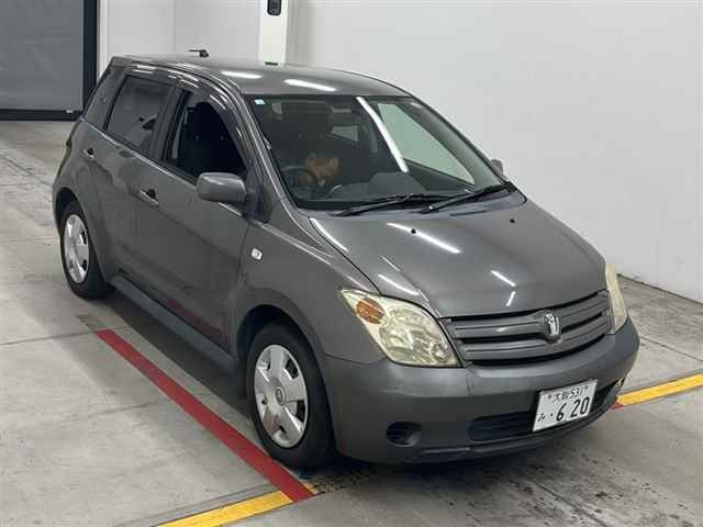 TOYOTA IST