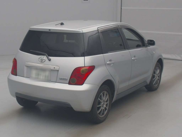 TOYOTA IST