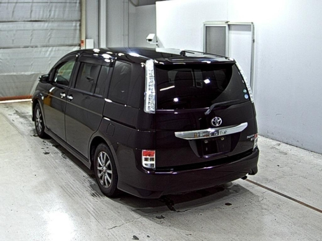 TOYOTA ISIS