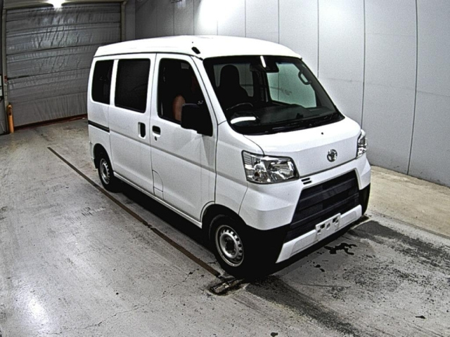 TOYOTA PIXIS VAN